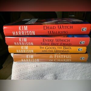 1st 4 Kim Harrison Series A Fistful Of Charms +++. See Listing !!